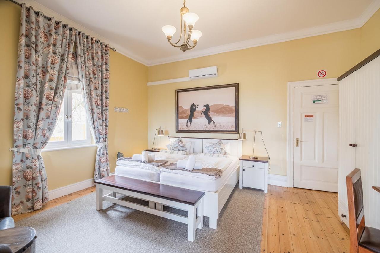 Alte Villa Boutique Hotel Lüderitz Eksteriør bilde